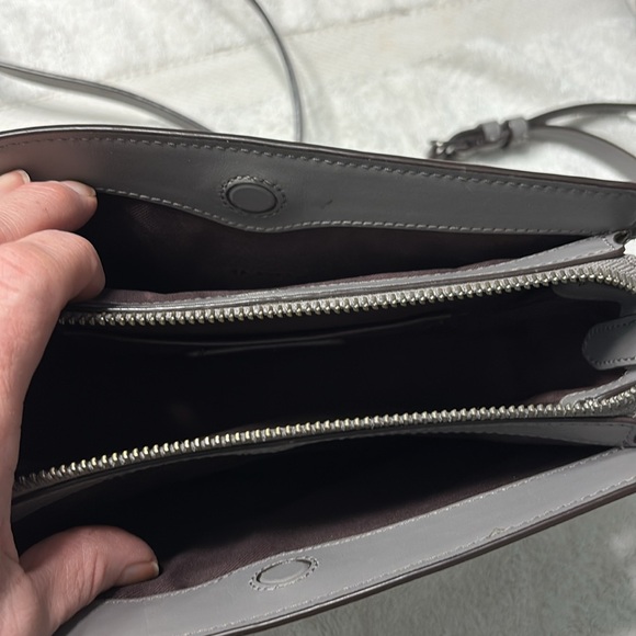 Grey leather coach crossbody - Picture 4 of 7